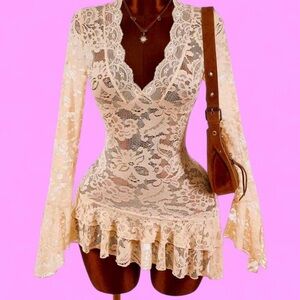 Lace flare sleeve mini dress